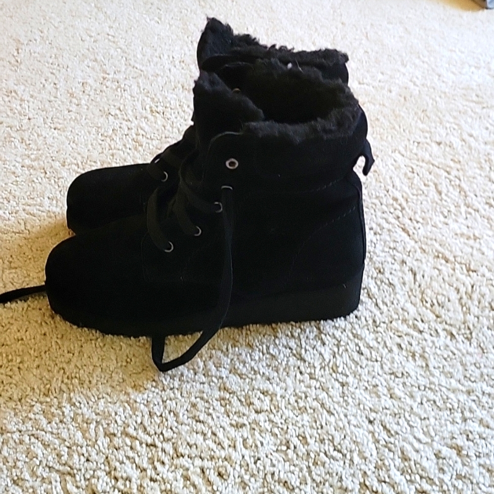 Bearpaw Phoebe